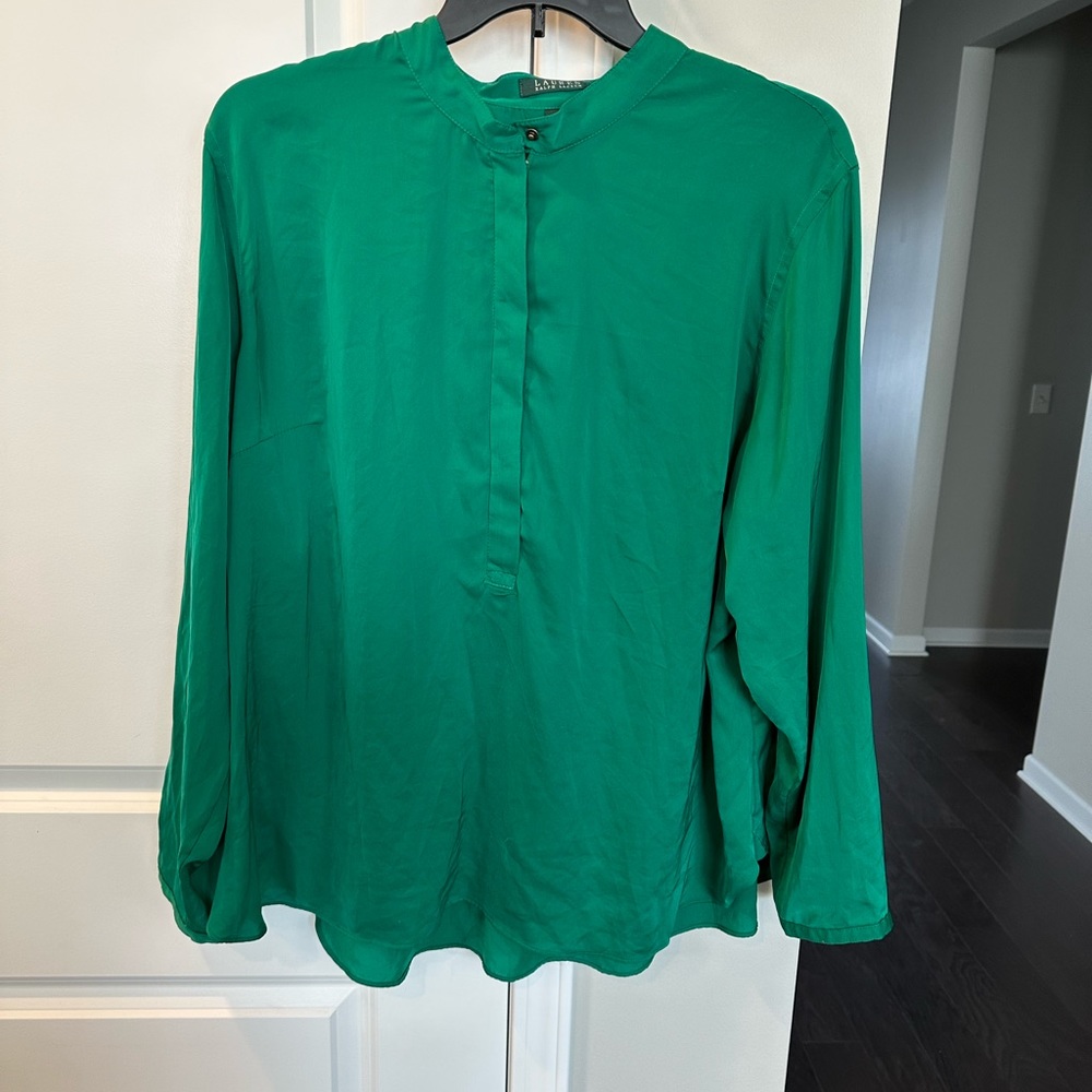 This is a beautiful, very soft and silky Ralph Lauren blouse